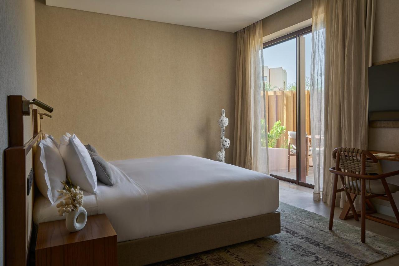 Erth Abu Dhabi Hotel Экстерьер фото